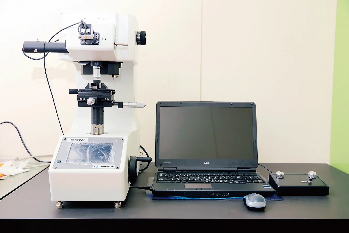 マイクロビッカーズ硬度計